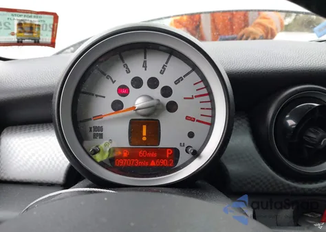 2009 Mini Cooper S from USA, damaged, VIN WMWMF73539TW83854